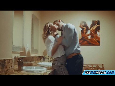 ❤️ Kapag ang isang busty blonde seduces sa isang pampublikong banyo ❤️ sluts sa porn tl.ixiporn.ru ﹏